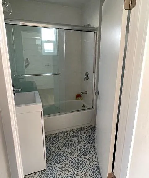 Tub / Shower all new tiles.