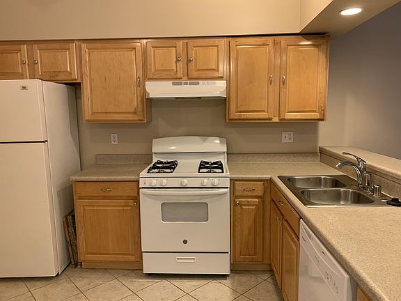 5th image of 4280 Tara Ave #1-C