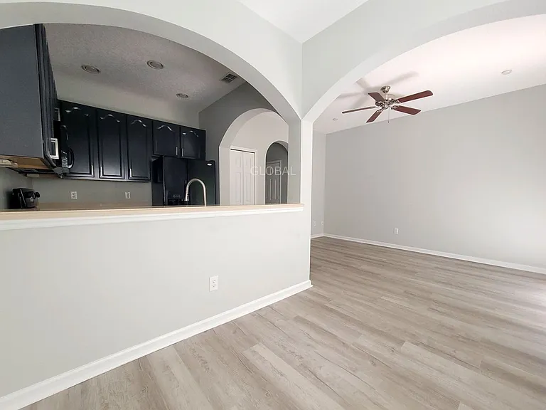 10254 Park Commons Dr — Photo 4