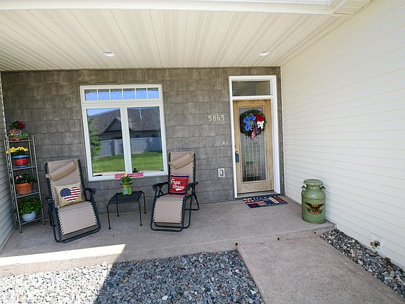 2nd image of 5865 Fountain Vista Dr