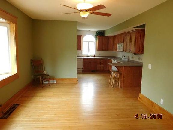 4th image of 134 Superior St #S