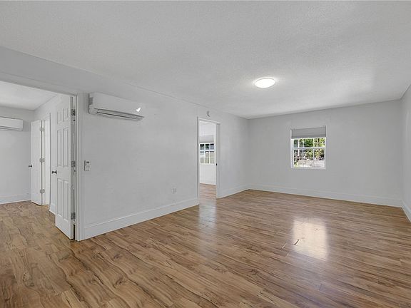 4th image of 1616 Meadowbrook Cir