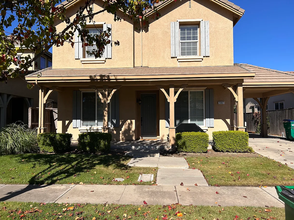 Building Photo - 2087 Holt Dr
