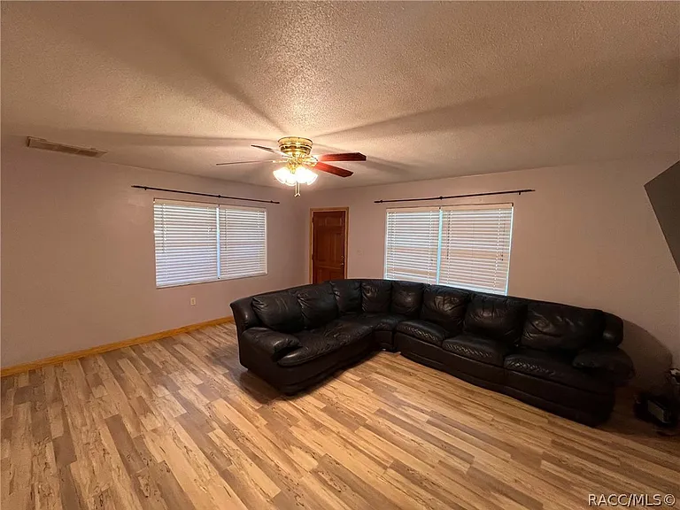 7660 W Tropical Ln — Photo 4