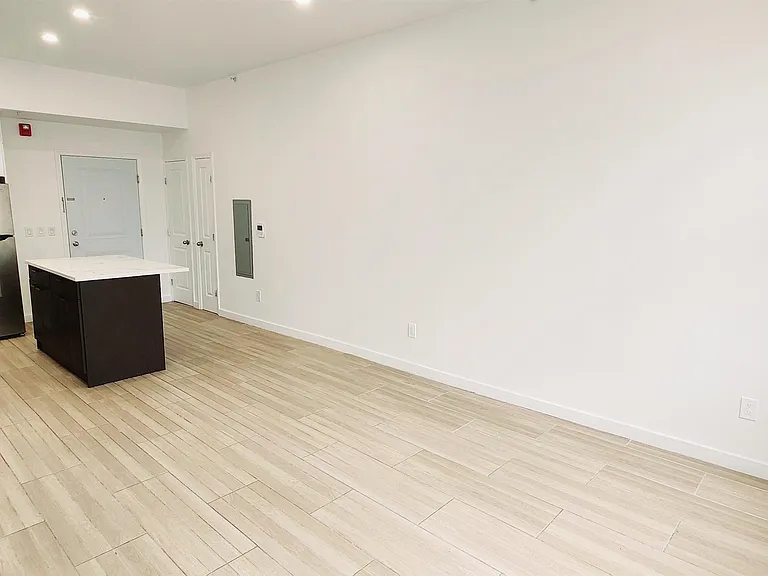 30 Howe Ave #301 — Photo 4