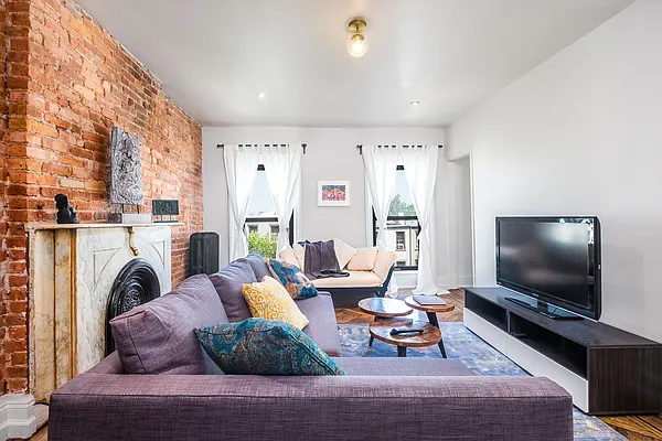 Sold by Industrie Residential | media 6