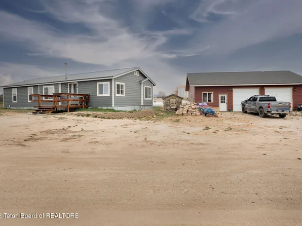 3 Longbow Ln, Pinedale, WY 82941