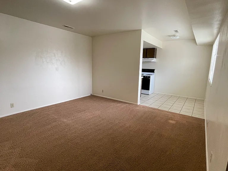 17 E 600 N — Photo 2