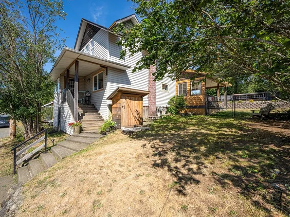 2612 Dunsmuir Ave, Cumberland, BC V0R 1S0
