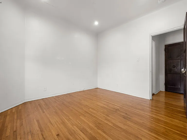 226 S Fuller Ave — Photo 12