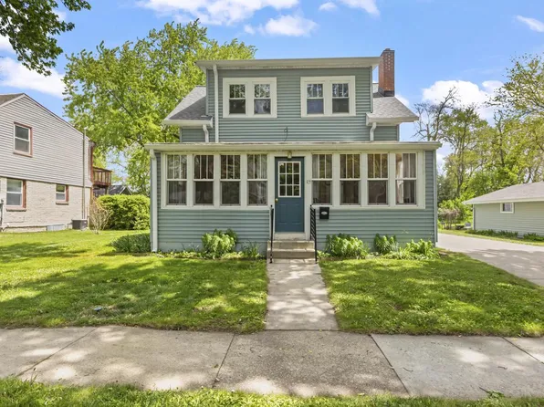 29 S Locust STREET, Oconomowoc, WI 53066