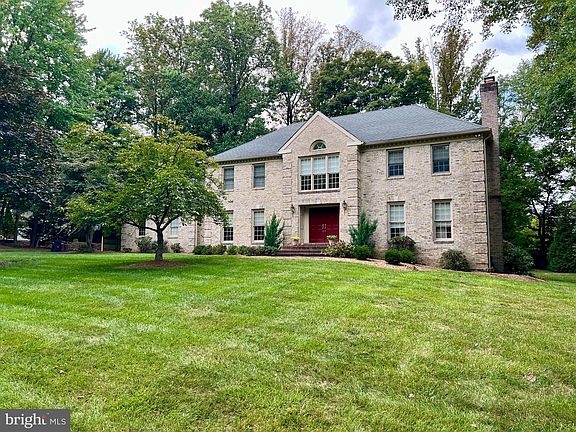 4th image of 1310 Daviswood Dr