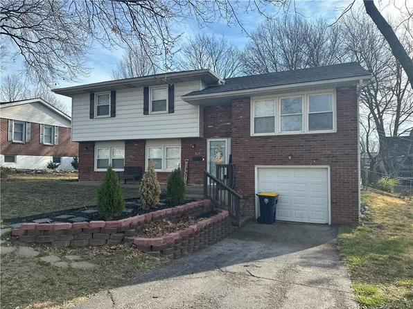 8631 NE Boone St, Kansas City, MO 64155