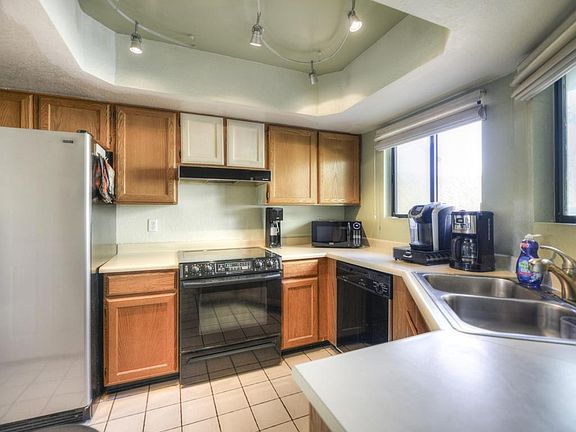 003_Kitchen