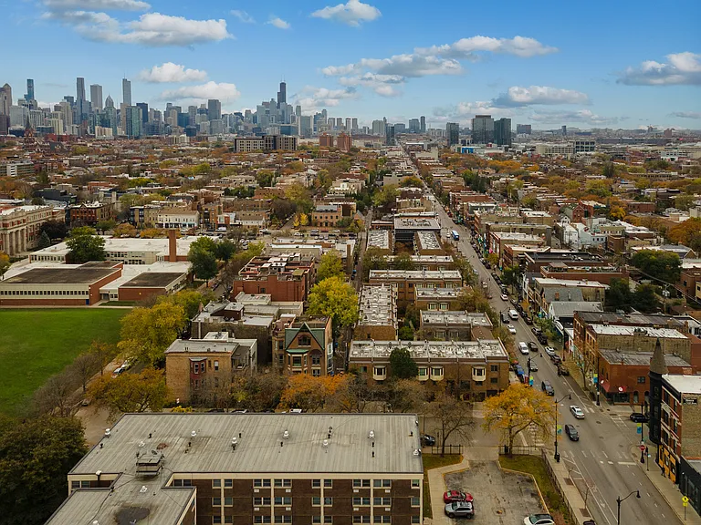 2129 N Dayton St #204 — Photo 8
