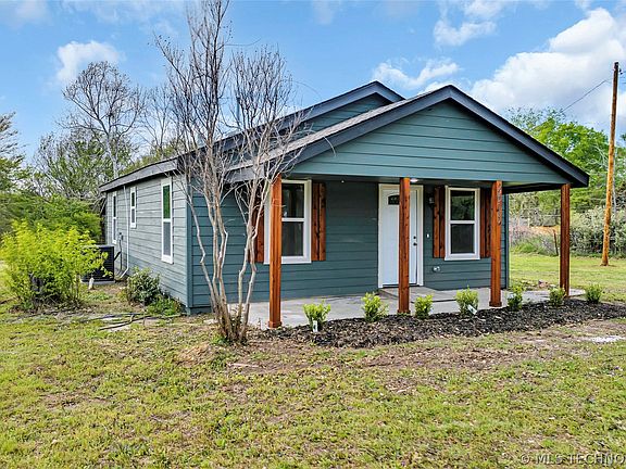 2nd image of 2615 N Rancho Ln