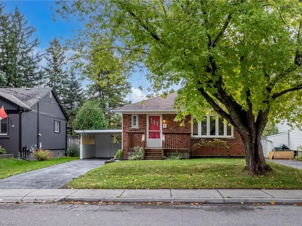 9 McKay Rd, Hamilton, ON L9H 1H6