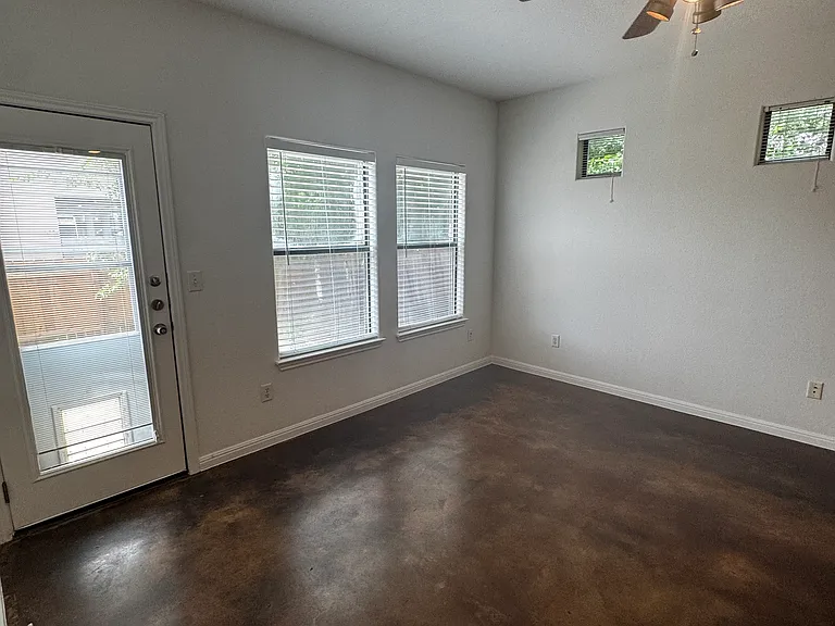 1300 Chicon St #A — Photo 29