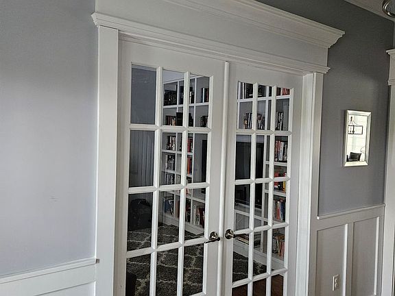 3rd image of 25 Meridian Ridge Dr