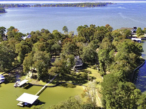 416 Island Dr, Livingston, TX 77351