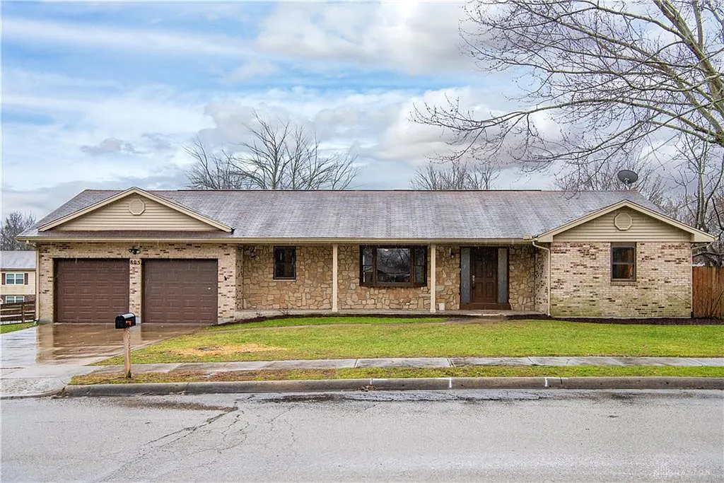 805 Holbrook Ct photo 1