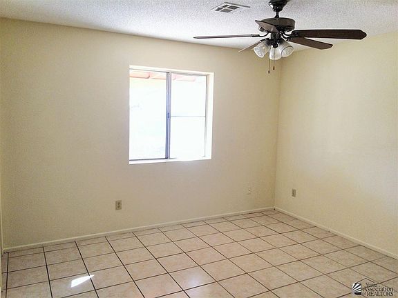 3rd image of 751 N Merrill Ave