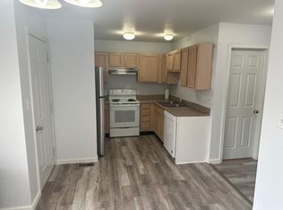 735 Hyde Dr, O'Fallon, MO 63366