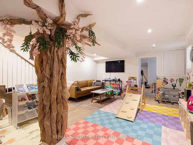 18 Foxley St — Photo 34