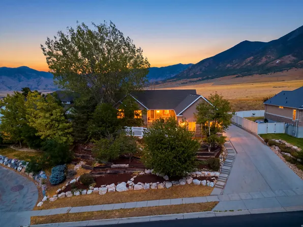99 S Benchview Dr, Tooele, UT 84074