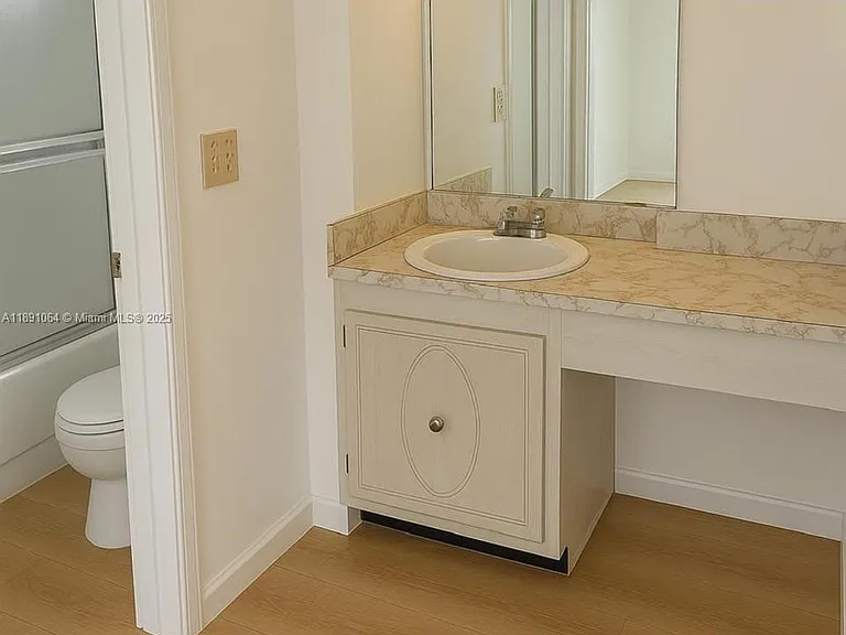 9430 Live Oak Pl — Photo 6