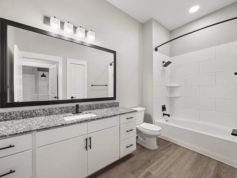 The Fairmount at Oak Lawn — Photo 25