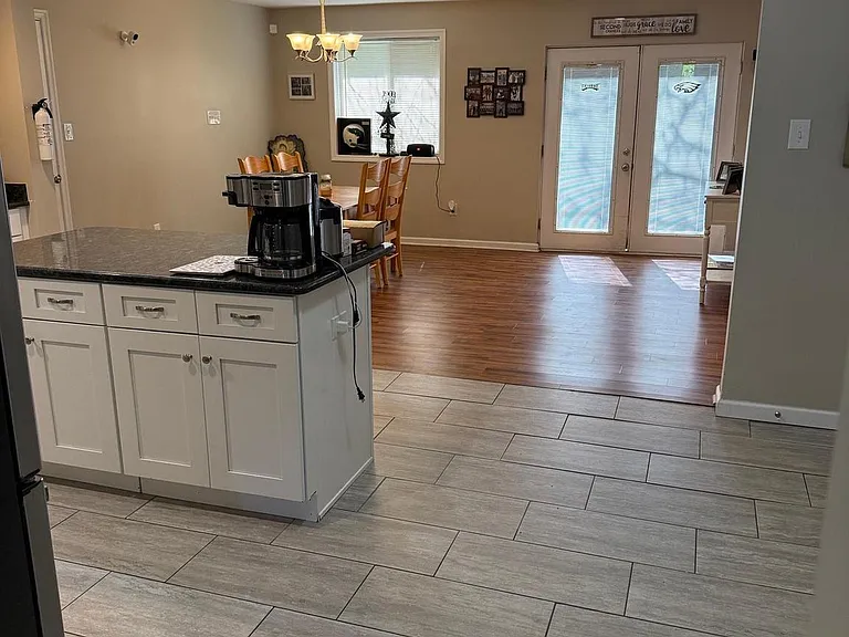 913 Hampton Way — Photo 6