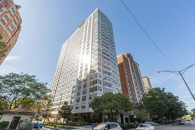 1st image of 3900 N Lake Shore Dr APT 10A