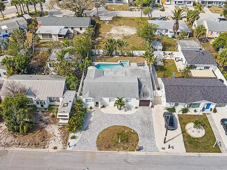14024 N Bayshore Dr — Photo 45