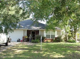 2521 Havard Rd, Ocean Springs, MS 39564