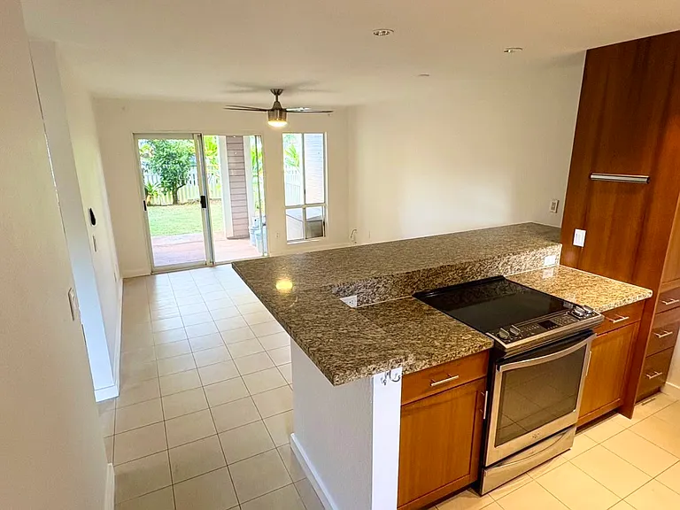 94-543 Lumiaina St — Photo 2