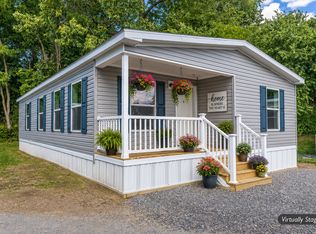 23 Oakridge Heights Dr, Oakdale, PA 15071