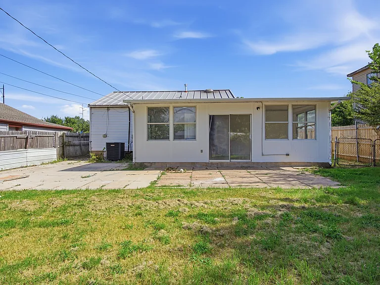 549 E Ercoupe Dr — Photo 29