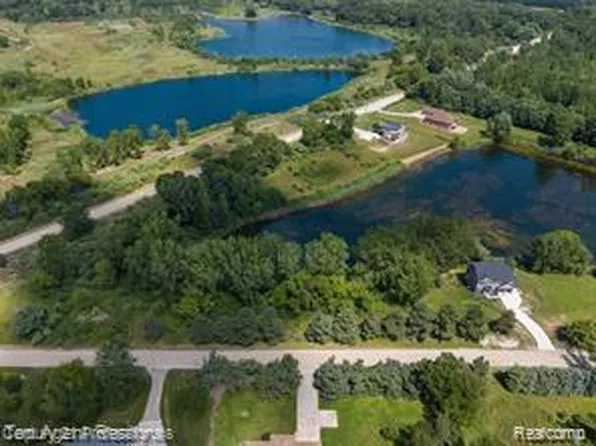 63888 Dequindre Rd, Washington, MI 48095