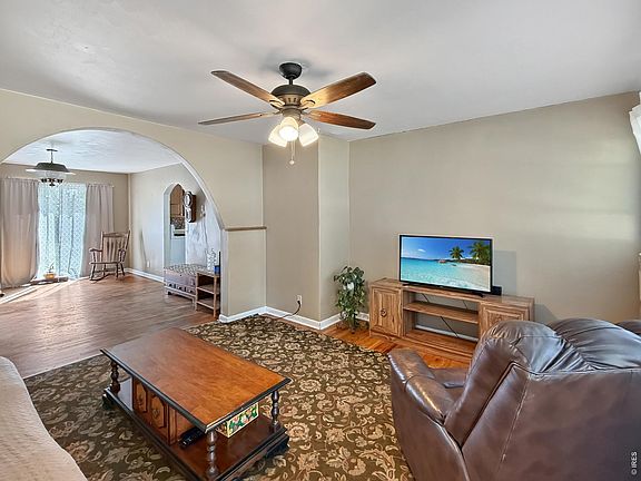 3rd image of 113 N Custer Ave