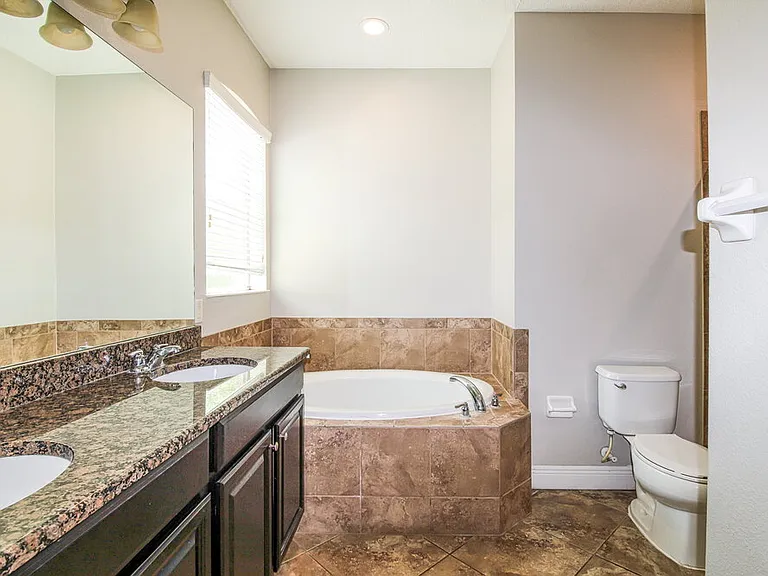 12307 Cricklewood Dr — Photo 10