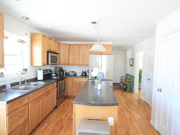 4th image of 64 Wardtown Road