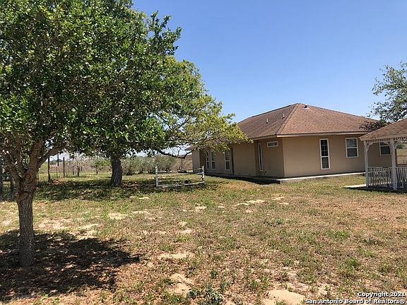 2nd image of 740 Lake Valley Dr