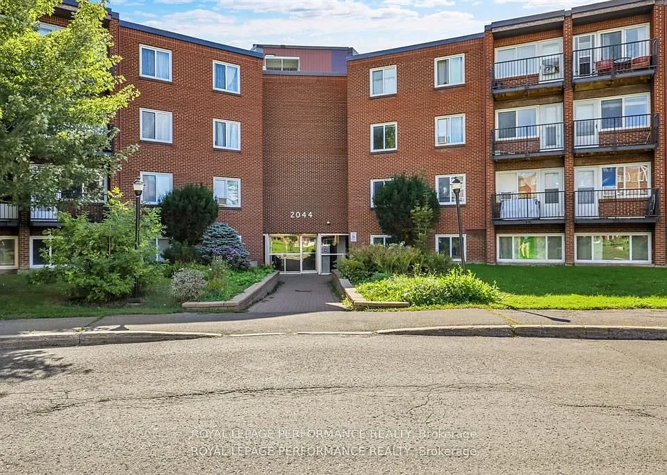 2044 Arrowsmith Dr #208C