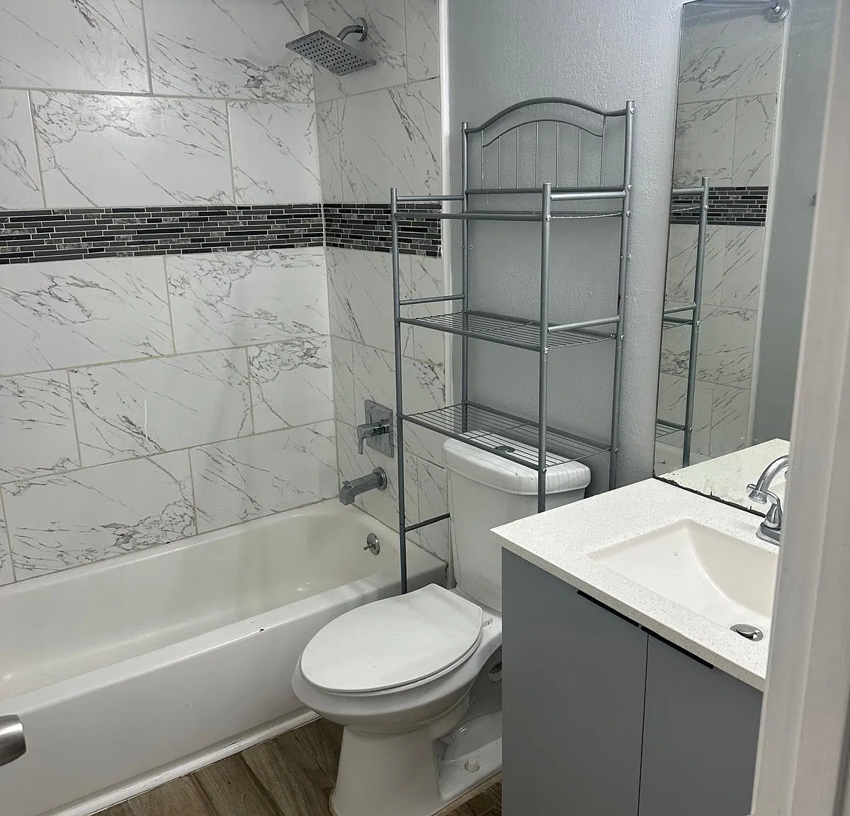 2 bed, 1019 sqft, $1,700 — Photo 2