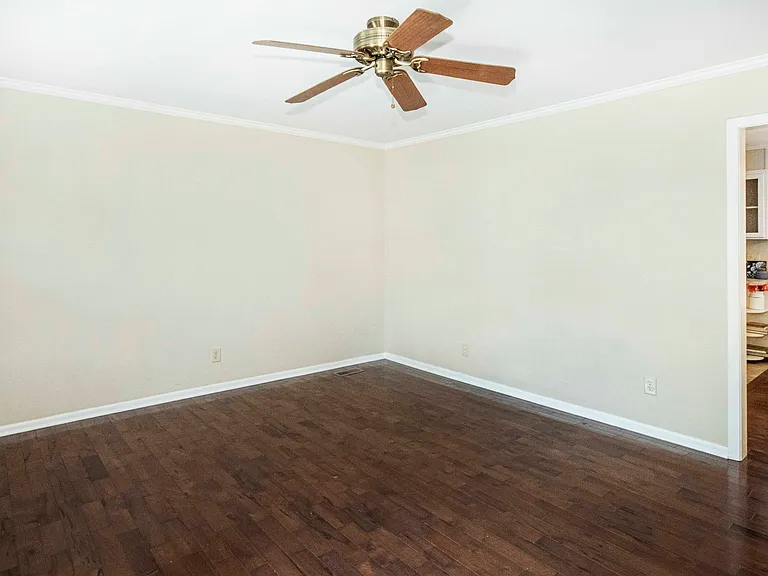 1621 Westgrove Dr — Photo 7
