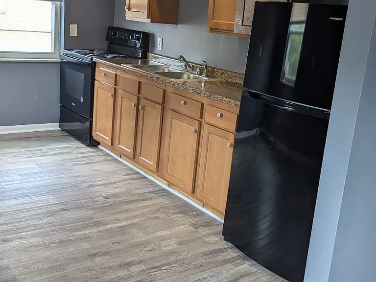 Spacious kitchen and dining area!
