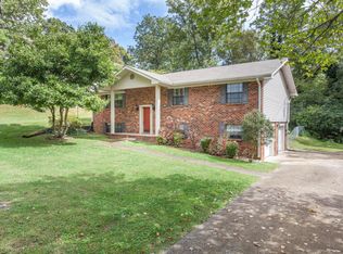 702 Ashley Forest Dr, Hixson, TN 37343