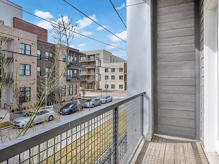 1008 Concordia Ave — Photo 17