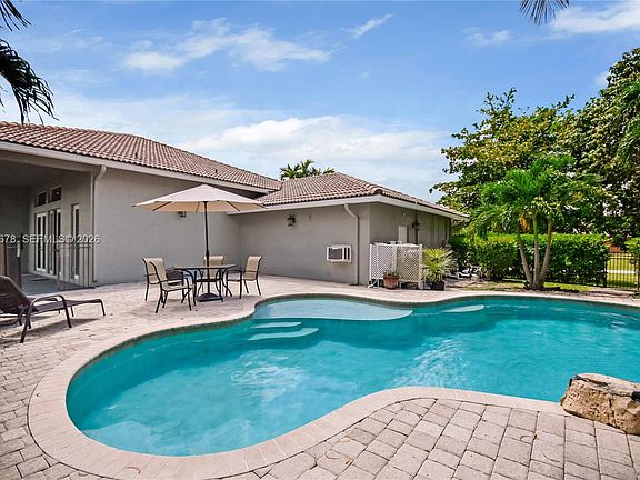 3rd image of 16541 SW 62nd St